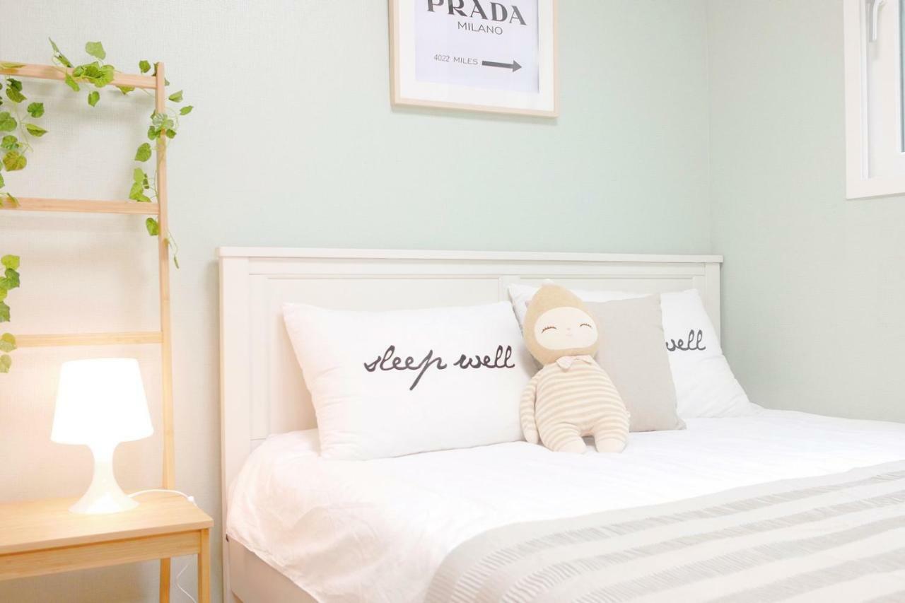 H House Yeonnam Apartment Seoul Room photo